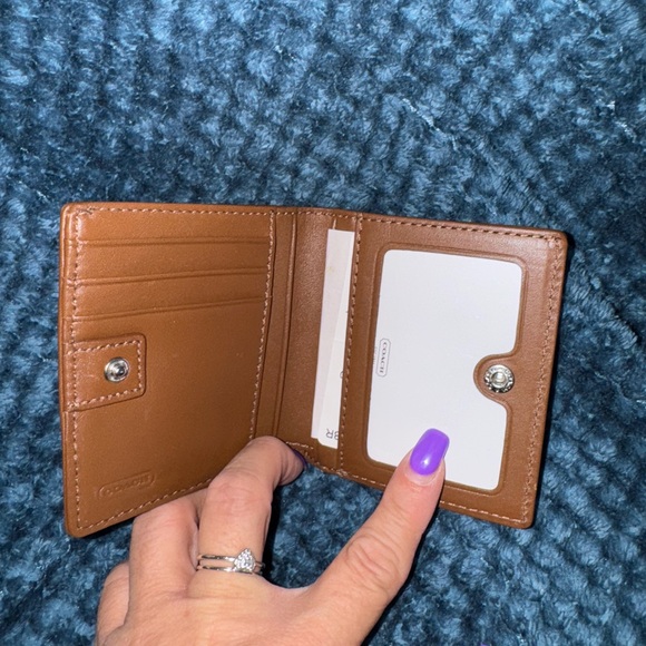 NWT Coach Wallet - Picture 3 of 4